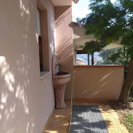 Bianco 7 فندق مبيت وإفطار غْروتّامّاري